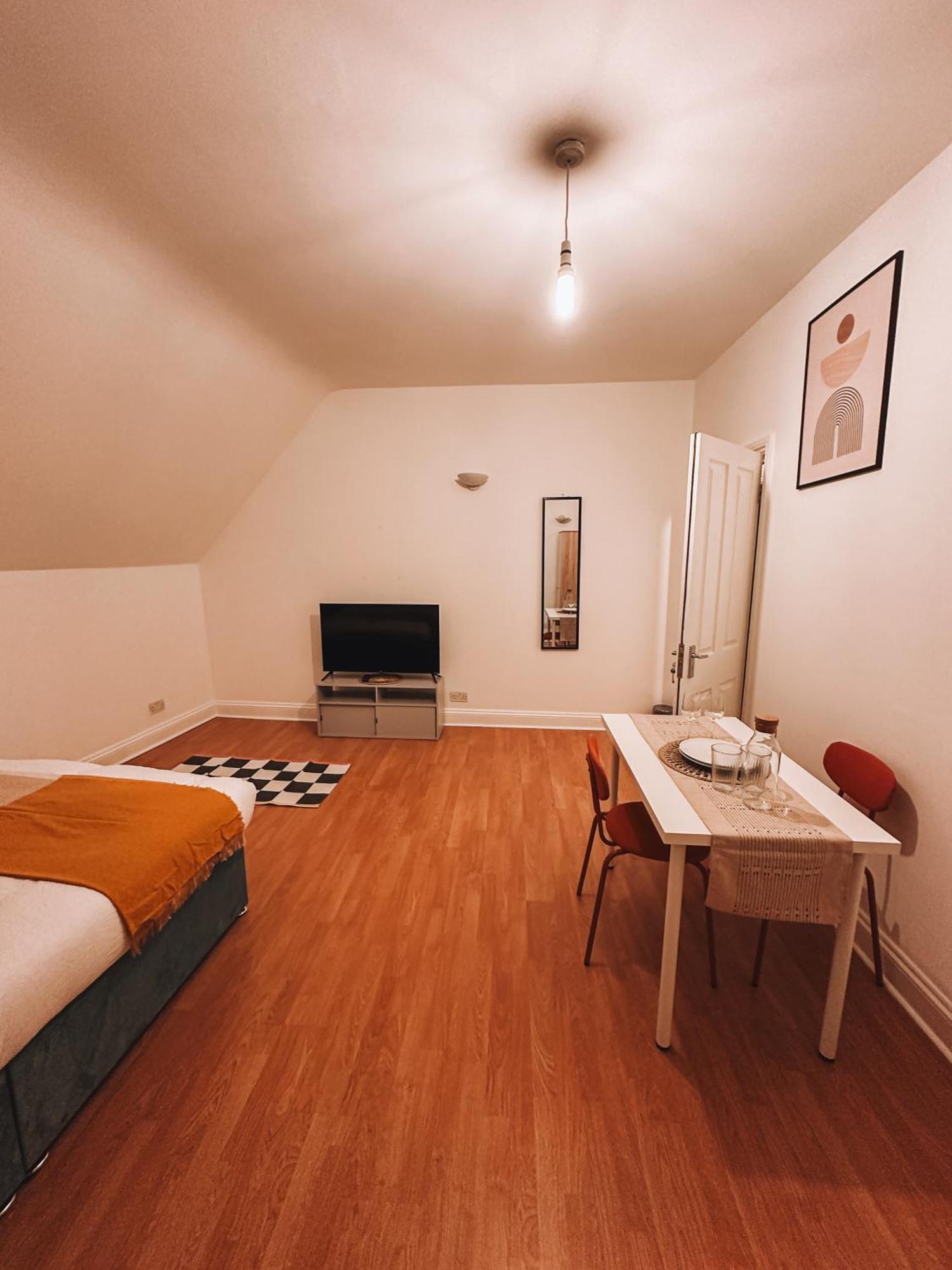 Spacious 3 Rooms In Tooting 런던 외부 사진