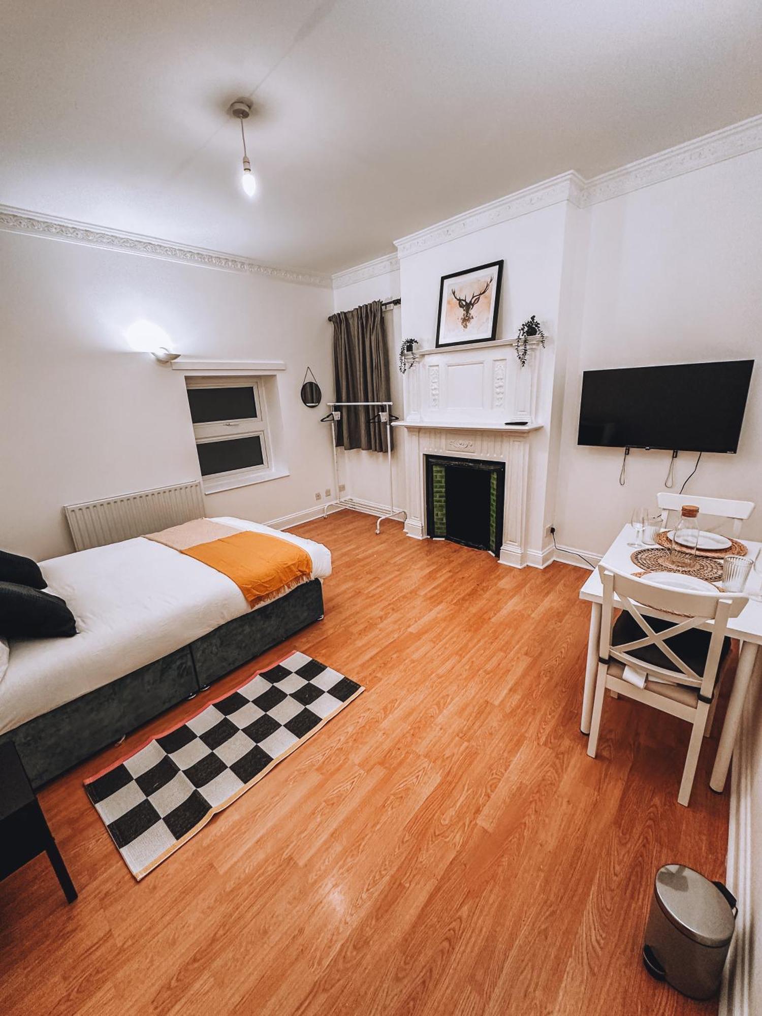 Spacious 3 Rooms In Tooting 런던 외부 사진